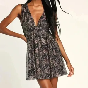 Lulus Tawny Navy Blue and Gold Metallic Lace Skater Dress Size Small NWT thumbnail 2