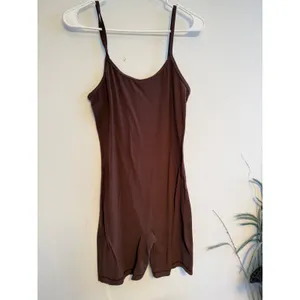 TnAction Aritzia Womens Brown Adjustable‎ Strap Athletic Bodysuit Romper Size M thumbnail 3