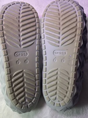 CROCS White Geometric Slide Sandal thumbnail 8