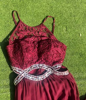 Windsor Burgundy Prom / Formal Dress thumbnail 2