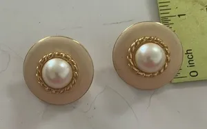 FINAL MARKDOWN Classy clip on earrings thumbnail 1