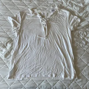 NWT Womens Size Small American Eagle T Shirt Tee Blouse White‎ Soft And Sexy thumbnail 1