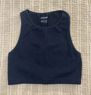 Garage Black tank  thumbnail 1