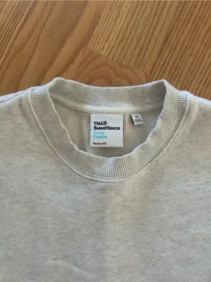 Aritzia cropped sweat fleece sweatshirt thumbnail 2