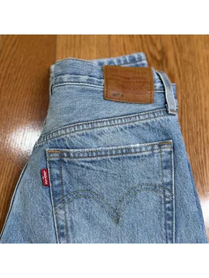 Size W25 L28 Levi’s Women’s Distressed Button Fly Jeans Light Wash Denim thumbnail 5