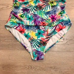 Catalina Swim Size 16-18 XLarge Tropical Floral Print Halter One Piece Swimsuit‎ thumbnail 5