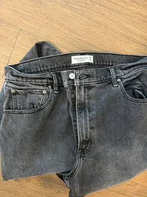 Abercrombie Jeans Ultra High Rise 90s Slim Straight Jean thumbnail 7