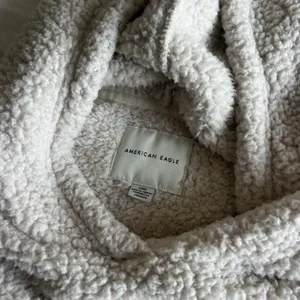 American Eagle Sweater thumbnail 2