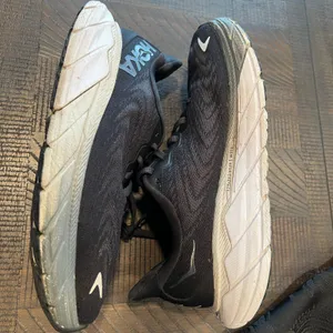 Hoka arahi 6 black and white shoes *no insoles* size 7B women thumbnail 10