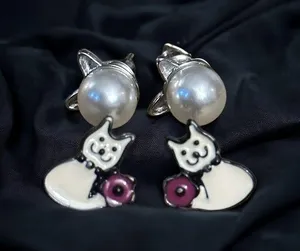 2 pairs of cat stud earrings thumbnail 1