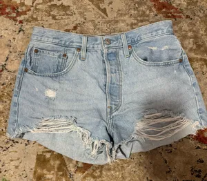 Levi's Light wash 501 shorts thumbnail 1