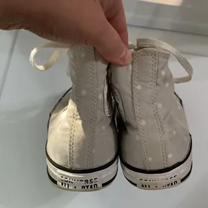 Converse All Star high top beige polka dot sneakers size 6 thumbnail 9