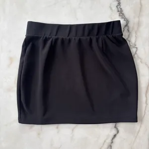 Black Mini Skirt Side Slit High Waisted Elastic Waist Bodycon Fit Size Small thumbnail 2