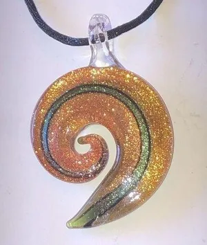 Green & Gold Shimmer Glass Pendant Necklace Vintage Boho thumbnail 2