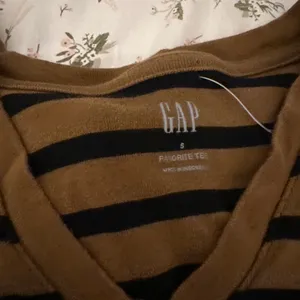Gap brown and black striped long sleeve  thumbnail 4