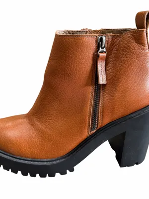 Paruolo Women’s Leather Ankle Boots Sz 39 Brown Lug Sole Block Heel Zip Booties thumbnail 4