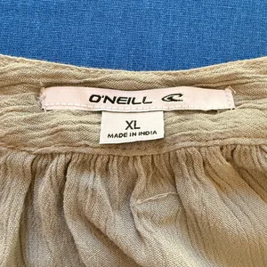 O’Neill NWOT Evergreen V-Neck Balloon Sleeve Flowy Blouse with Tie Bottom thumbnail 4