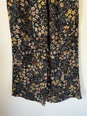 wide leg pants floral button detail boho women’s size XS thumbnail 8