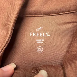 Freely Jacket Women's XL Brown Full Zip Mock Neck Zipper Pockets Thumb Holes thumbnail 5