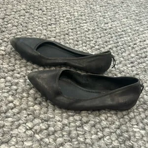 Frye Regina Ballet Flats Black Leather Pointed Toe Size 8 thumbnail 2
