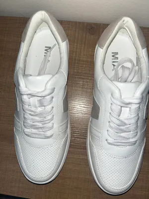 MIA Krew Sneakers thumbnail 3