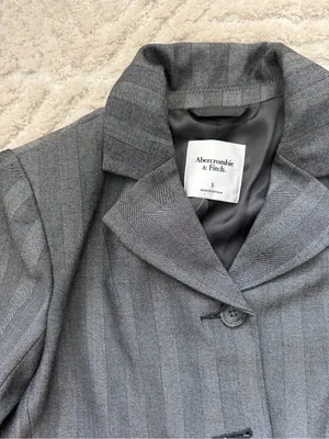 NWOT Abercrombie & Fitch Gray Pinstripe Cropped Blazer thumbnail 5