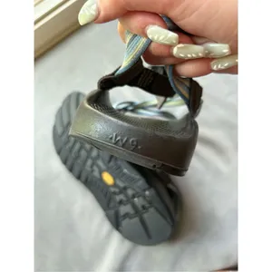chacos  thumbnail 3