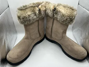 L.L.Bean Winter Snow Boots Suede Faux Fur Trim Cozy Outdoor Hiking Women’s 7.5 M thumbnail 4