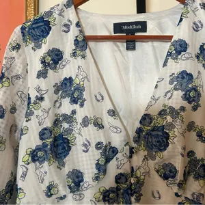 ModCloth Rodeo Rose Button‎ Front Top Floral Western Horse Print White Blue Sz L thumbnail 2