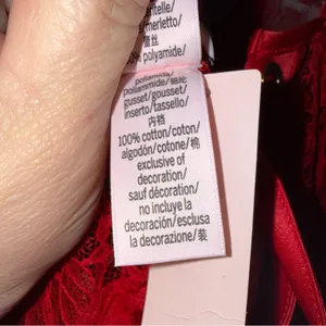 NWT Victoria’s Secret Red Satin Lace Teddy Bodysuit Red Large‎ thumbnail 4