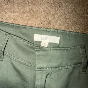 Loft size 2 Green slim fit cargo pants  thumbnail 2