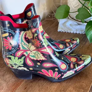 Corkys Womens 10 Black Floral Paisley Rubber Rain Boots Western Ankle Country thumbnail 8