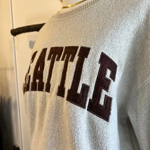 Seattle Washington Comfy Oversized Crewneck Sweatshirt Size Medium Unisex thumbnail 2