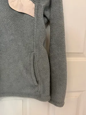 Patagonia Women’s Re-Tool Snap-T Pullover in Grey with Light Pink Trim thumbnail 4