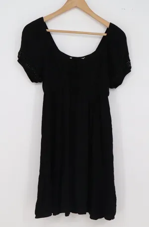 No Brand Dress Womens M Black Crochet Trim Smocked Back Excellent thumbnail 1
