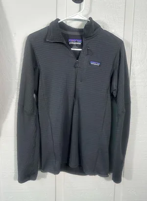 Patagonia Black Full Zip Windbreaker Size Small EUC thumbnail 1
