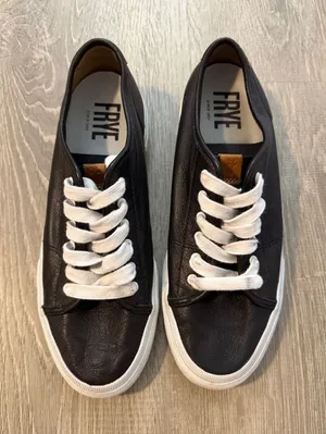 Frye Gia 8M Women’s Black Leather Low-Top Casual Sneakers with White Laces thumbnail 1