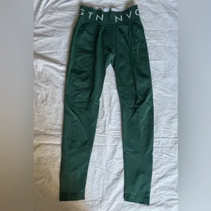 NVGTN Emerald Green Sport Seamless Leggings Size Medium thumbnail 4