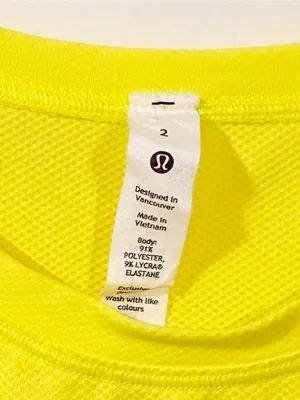 Lululemon High-Neck Running and Training T-Shirt Size 2 Yellow Serpentine thumbnail 3