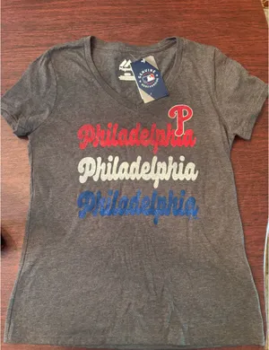 Majestic T-Shirt Philadelphia Phillies Baseball Women’s Tee thumbnail 1