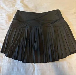 Black pleated tennis skirt thumbnail 2