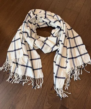 GAP White and Navy Windowpane Fringe Scarf - C54-162 thumbnail 1