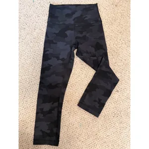 Lululemon Wunder Train High Rise Crop 21 Heritage 365 Camo Deep Coal Multi Sz‎ 4 thumbnail 3
