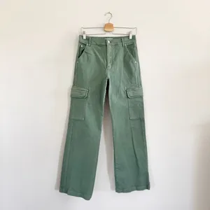 Ann Taylor LOFT High Rise Wide Leg Utility Jeans Army Green Mountain Rosemary thumbnail 2