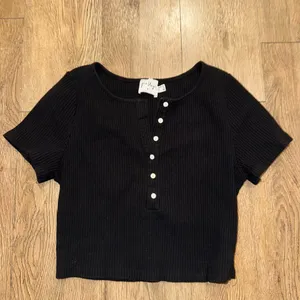 Princess Polly Black Button Short Sleeve thumbnail 2