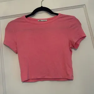 Zara Pink Fitted Crop Top with Crew Neck thumbnail 1