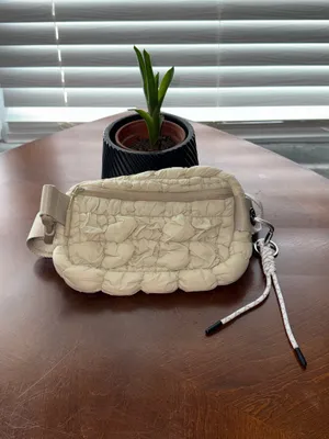 Creamy Crossbody Purse Tan thumbnail 2