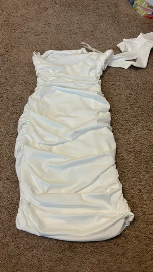 Dress thumbnail 1