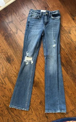 Vervet Jeans Distressed thumbnail 1
