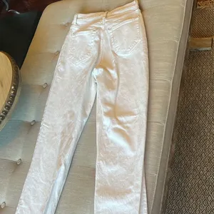 Abercrombie & Fitch '90s Straight Ultra High Rise Jeans - White Size 27/ 4 R thumbnail 9